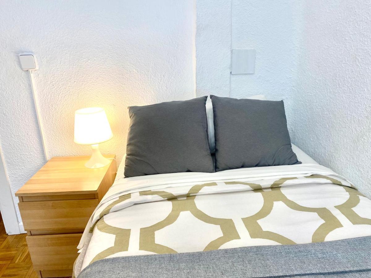 Close To Retiro Park Only For Girl Alloggio in famiglia Madrid