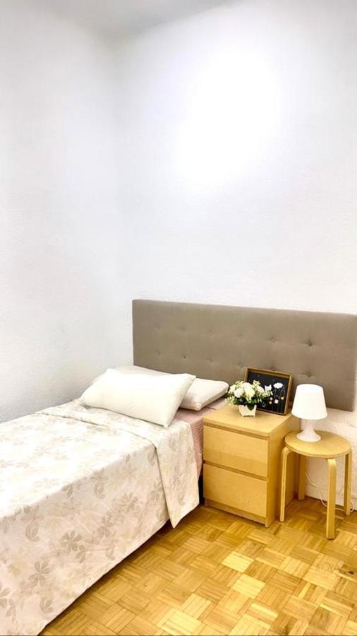 Close To Retiro Park Only For Girl Alloggio in famiglia Madrid